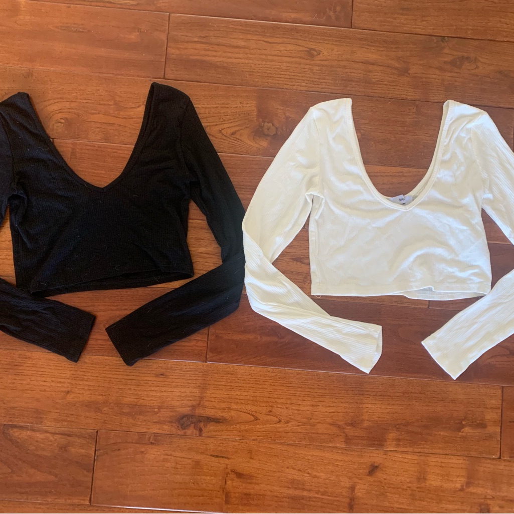 Adika Black & Ivory Long Sleeve Crop 2 Top Lot Size M Ribbed V Neck & Back